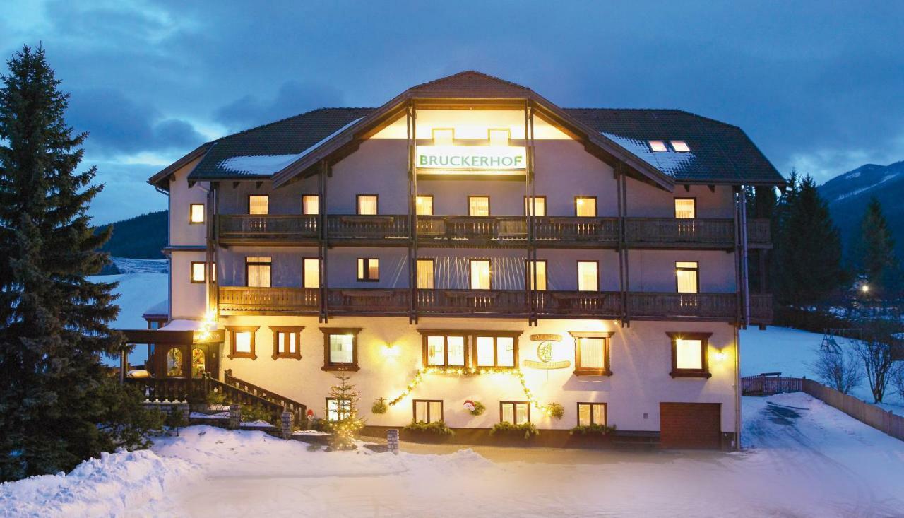 Hotel Bruckerhof Puchberg am Schneeberg Exterior foto